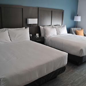 Queen Room Two Queen Beds Shower Only